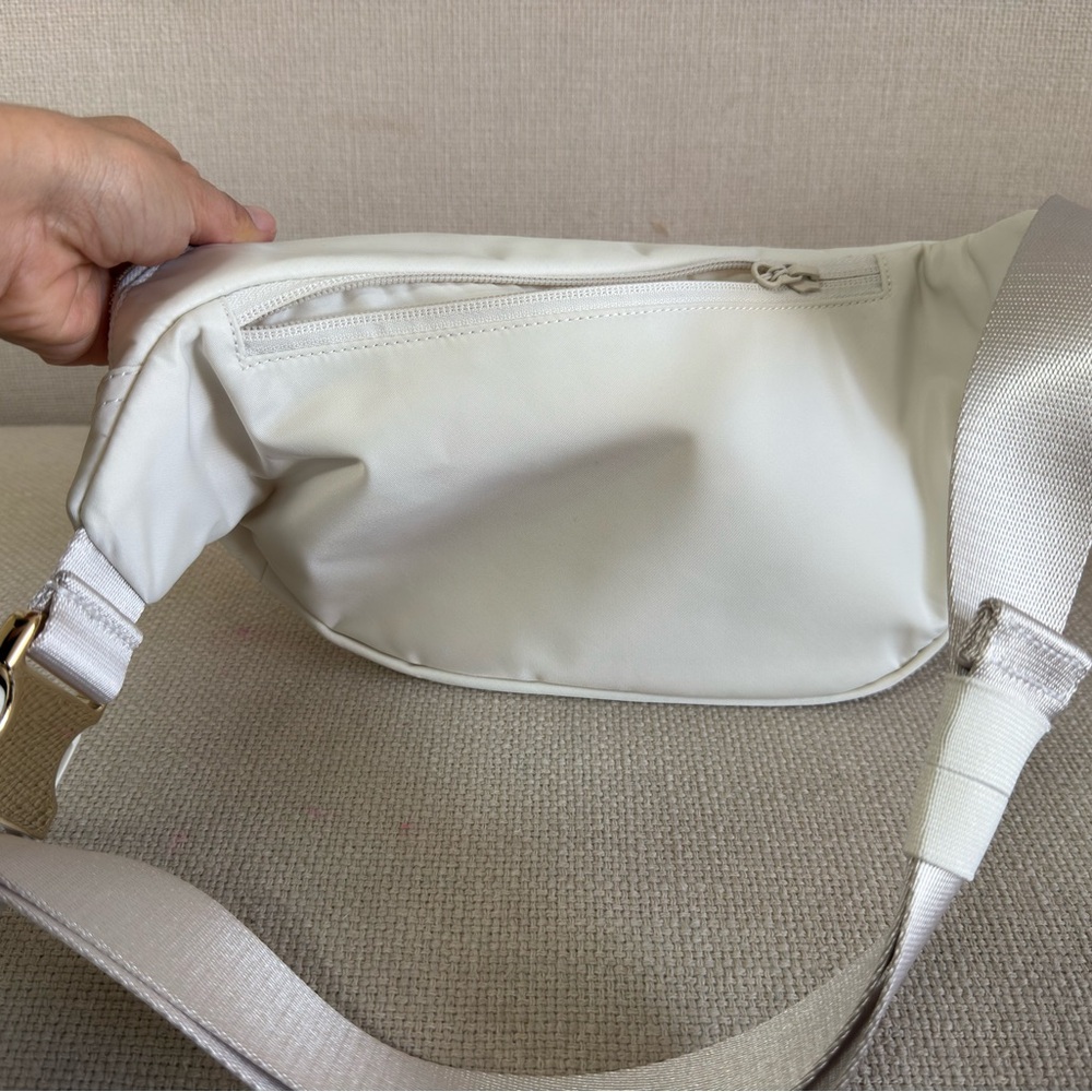 lululemon athletica Everywhere Belt Bag 4L - Picture 4 of 4